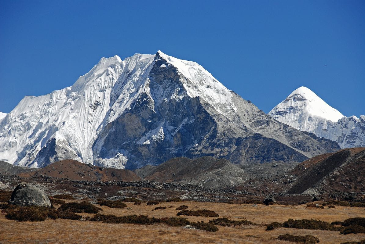Lee más sobre el artículo ASCENSION ISLAND PEAK (6.189 mts) NEPAL